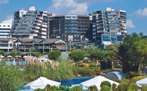 LIMAK LARA DELUXE HOTEL &amp; RESORT