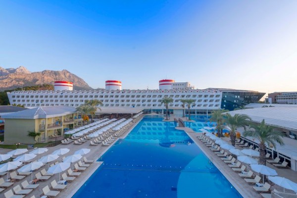 TRANSATLANTIK HOTEL &amp; SPA